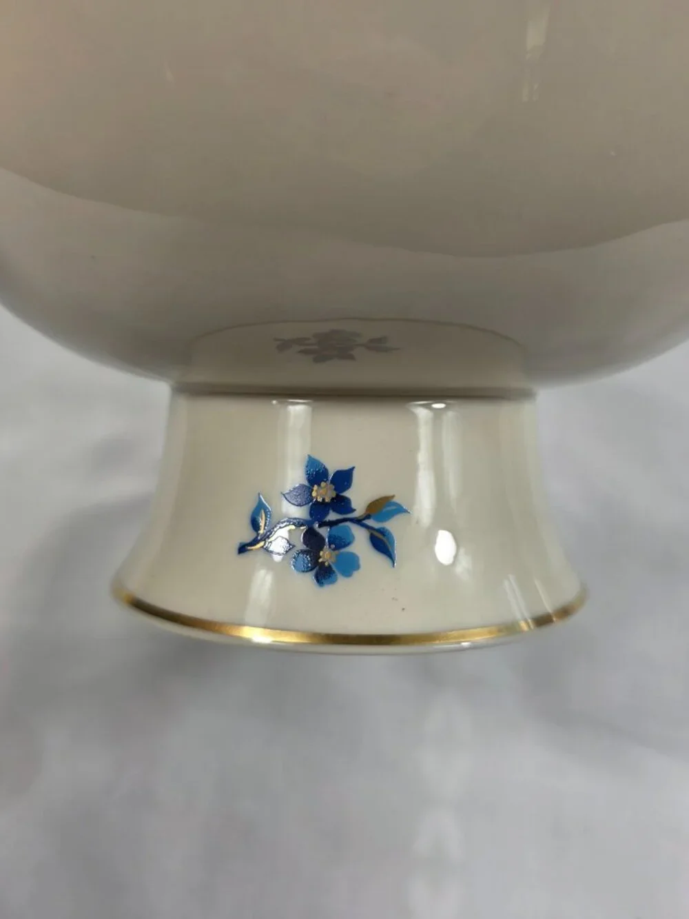 Lenox Pagoda Round Compote Ivory Background Blue & Gold Flowers